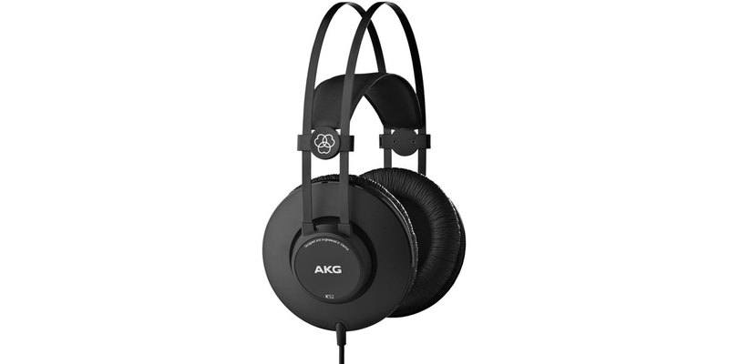 AKG K52