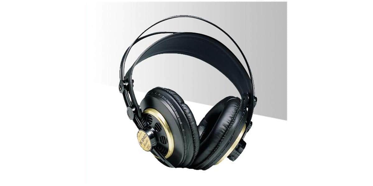 AKG K-240