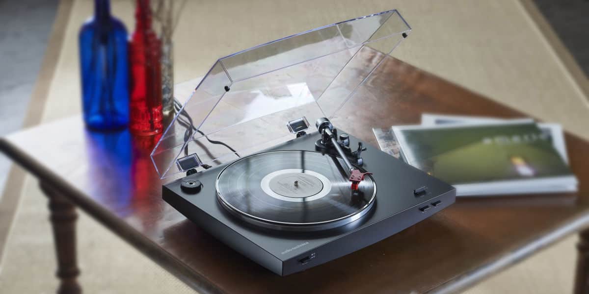 Audio-Technica AT-LP3 Blanc  Platines vinyle Hi-Fi sur EasyLounge