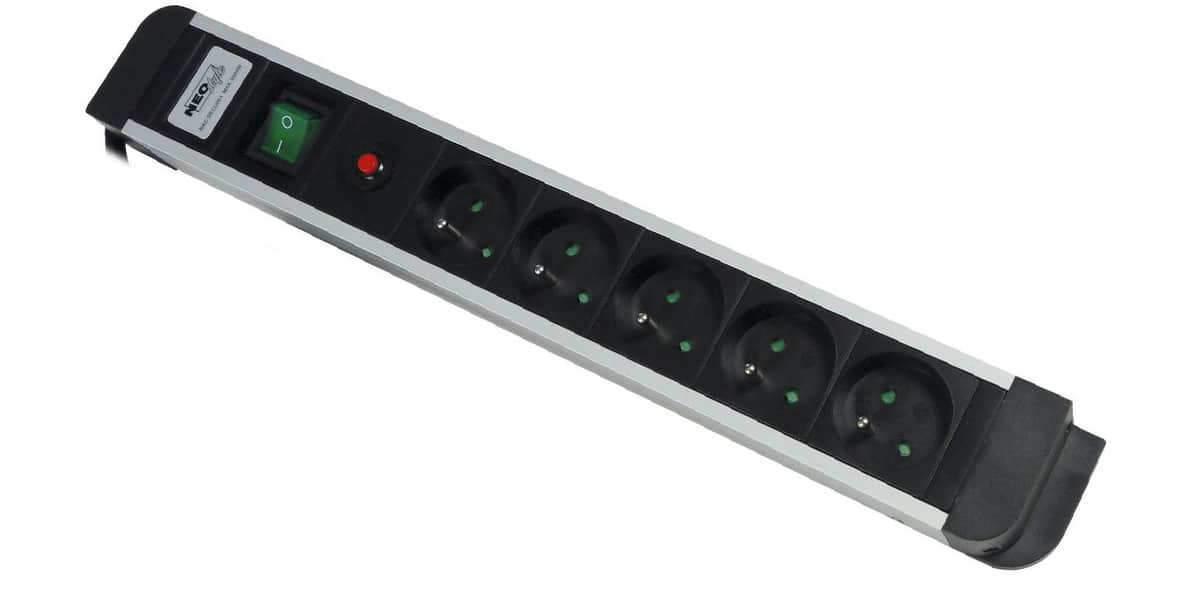 Multiprise électrique 3 Prises Sans Interrupteur LEGRAND 1.50m