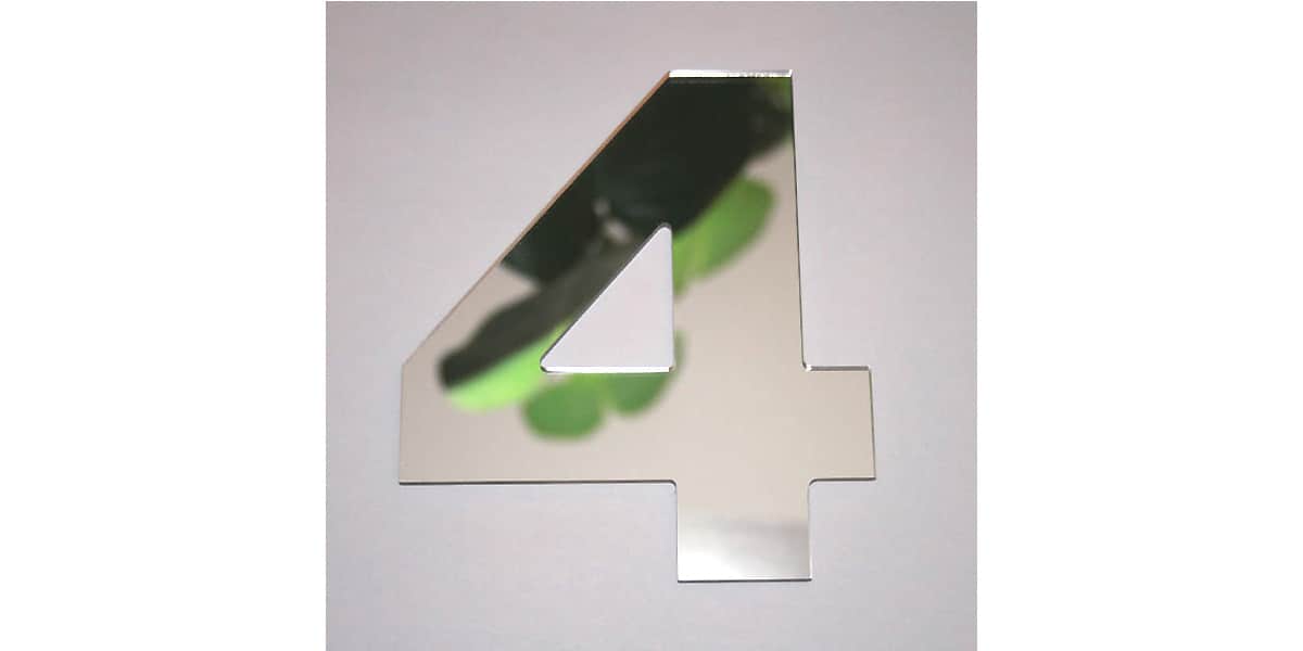 Tendance Miroir Chiffre 4 L