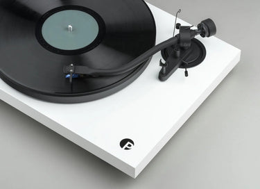 Pro-ject Debut III S Audiophile Blanc laqué - EasyLounge - 4