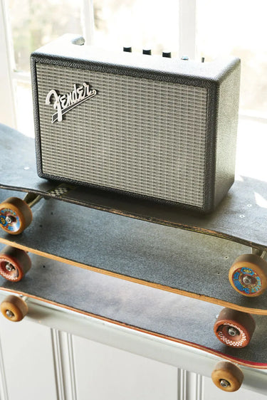 Fender Monterey Noir - EasyLounge - 27
