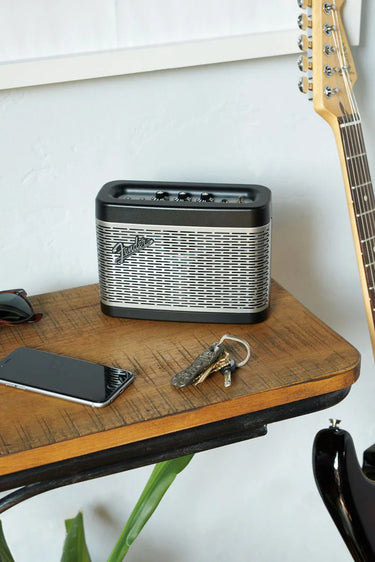 Fender Newport Noir - EasyLounge - 19