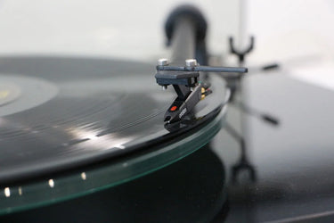 Pro-ject T1 OM 5e Noir laqué - EasyLounge - 11