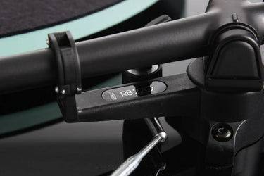 Rega Planar 2 Noir laqué Carbon MM - EasyLounge - 7