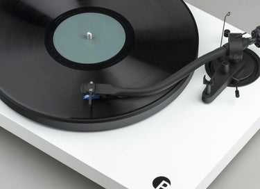 Pro-ject Debut III S Audiophile Blanc laqué - EasyLounge - 5